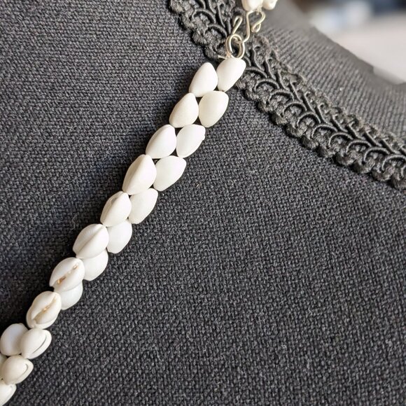 Handmade vintage shell necklace white tinny - Picture 3 of 6